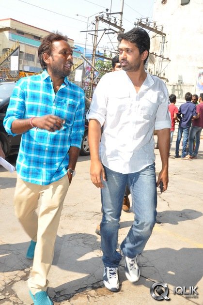 Bandipotu-Movie-Hungama-at-Sandhya-Theatre